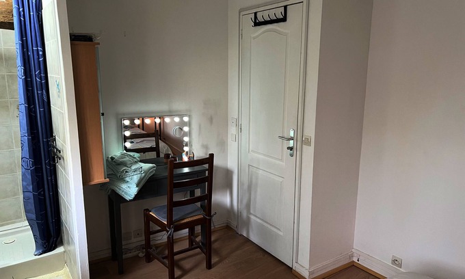 Villejuif Apartment | Chambre Centre-ville, à 20 Minutes du Centre de Paris