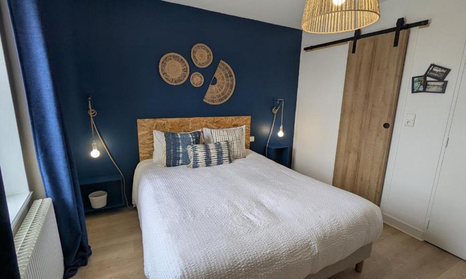Briare Bed & Breakfast | Chambre cosy à Briare, centre-ville, idéale pour cyclistes - FR-1-590-571