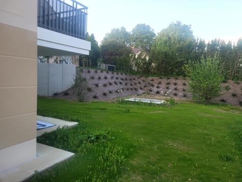 Saint-Witz Apartment | Chambre d'hôte, dans 4 pièces , avec terasse, jardin