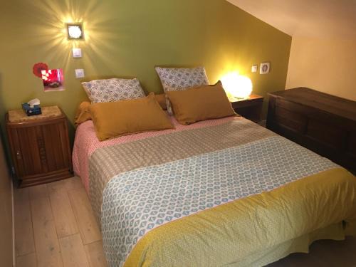 Chire-en-Montreuil Bed & Breakfast | Chambre d'hôtes chez Denis et Margot