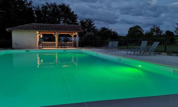 Lias-d'Armagnac Bed & Breakfast | Chambre D'hôtes Tournesol, Tout Confort, Piscine en Campagne Gersoise