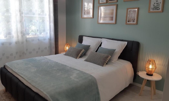 Notre-Dame-de-Sanilhac Bed & Breakfast | Chambre d hôtes le Val du Loup petit déjeuner continental sur demande