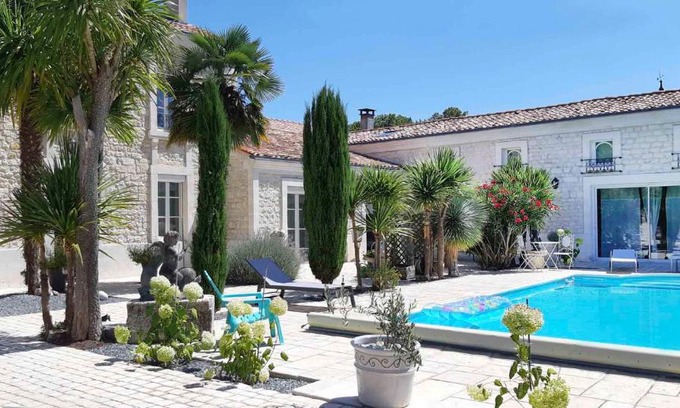 Saint-Porchaire Bed & Breakfast | Chambre d'hôtes et gîte Olympe 4 étoiles