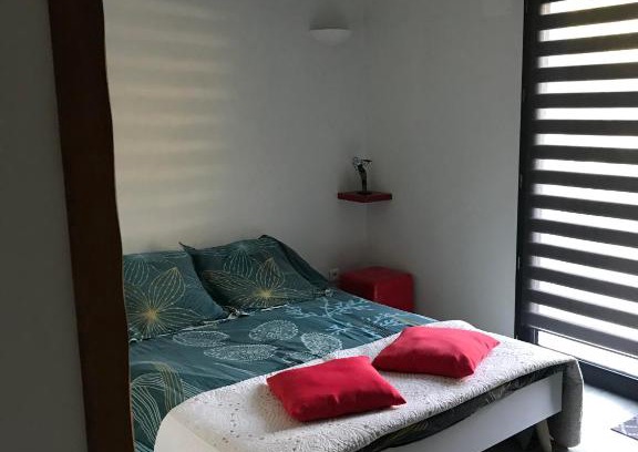 La Chapelle-dʼAngillon House | Chambre indépendante privée avec salle de bain