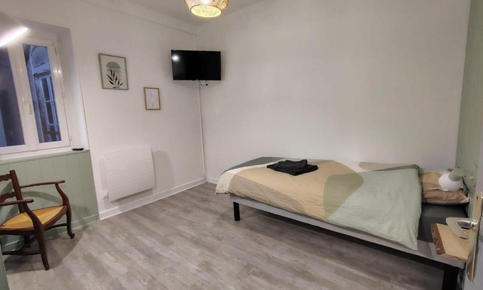 Nerondes House | Chambre Nérondes Le Lion d'Or