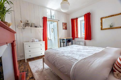 Pontrieux Bed & Breakfast | Chambre Rouge