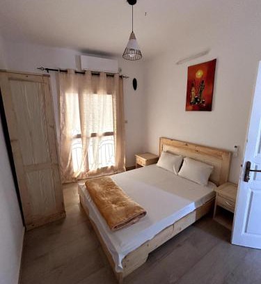 St. Louis House | Chambre tout confort climatisée - SDB intérieure privée & Cuisine équipée & Breakfast