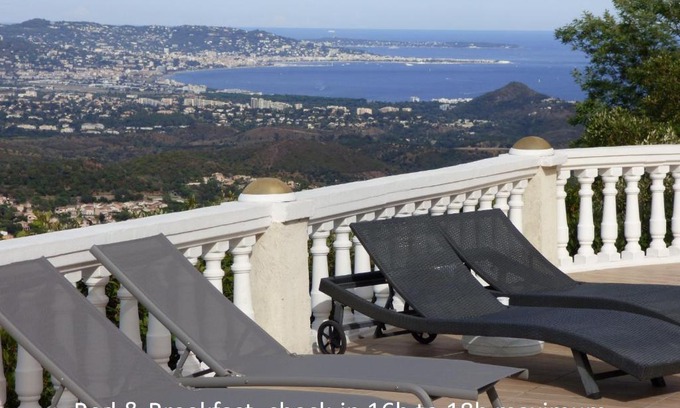 Saint-Raphael Bed & Breakfast | Chambres d'Hôtes Vue Mer L'Estérel Panoramique