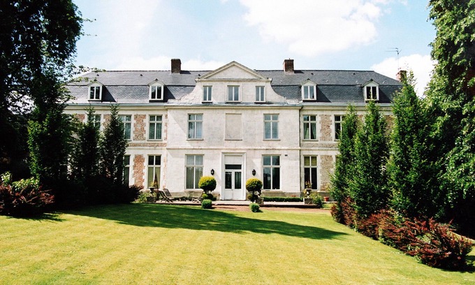 Lannoy Bed & Breakfast | Chambres d'Hôtes Château de Courcelette