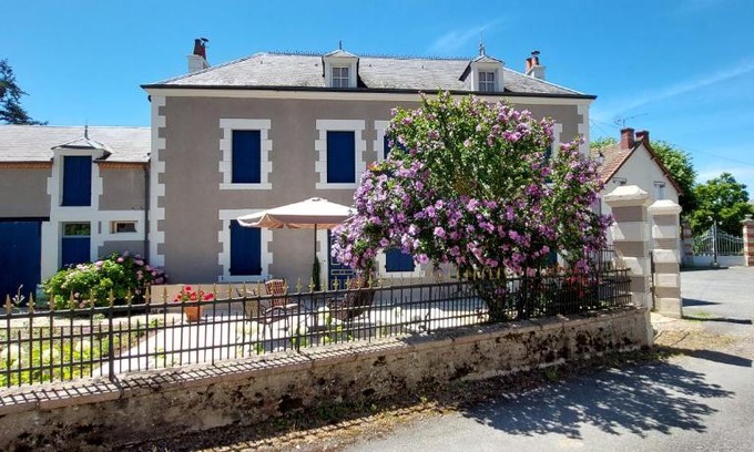 Preveranges Hotel | Chambres d’hôtes La Joyeuse