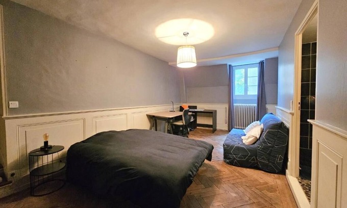 Etival-les-le-Mans Bed & Breakfast | Chambres d'Hote sleeps 4 with swimming pool and fully equipped kitchen Le Mans/Circuit 24 H