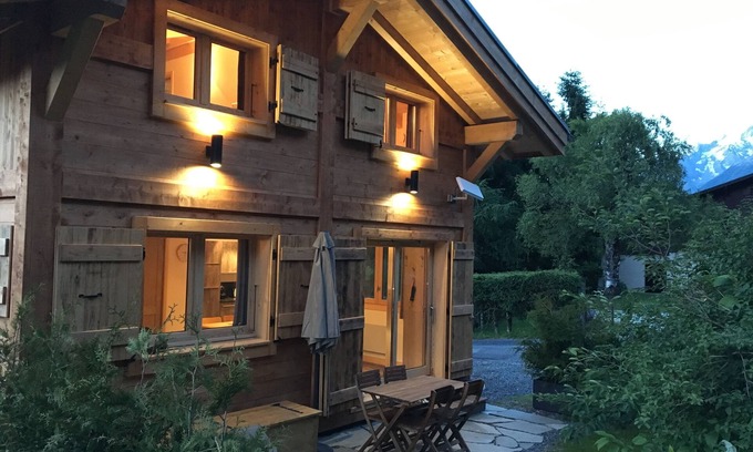 Les Houches Ski Chalet | Chamonix Valley recent, cosy Granit chalet
