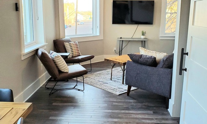 Florence Apartment | “Champagne Suite” Executive 1bed/1bath Loft Apt in downtown Florence