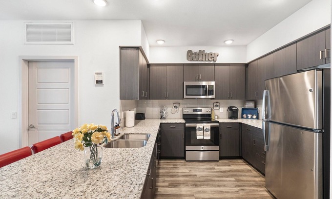 Chandler Apartment | Chandler Gem - 2 Bdrm Apt Nr DT Chan-Gil
