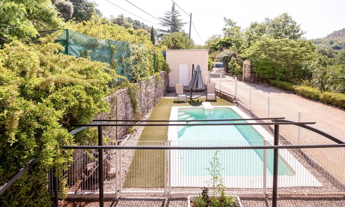 Les Assions Apartment | Chante Quinson - Charmant apt avec piscine