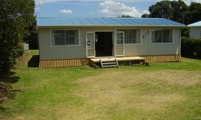 Waihi Beach House | Character beach bach