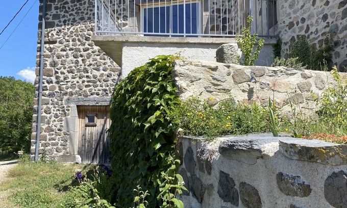 Saint-Julien-du-Pinet House | Character cottage for a break in the countryside