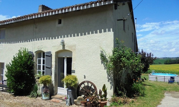 Pillac House | Characterful and Spacious 2 Bedroom Gite, Sleeps 4 with Dedicated Pool