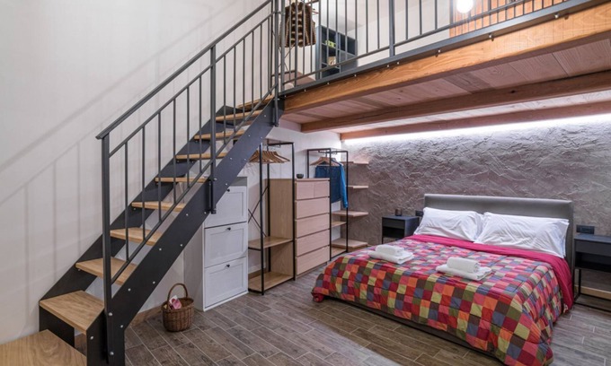 Moltrasio Apartment | Characteristic newly renovated property located in a typical hamlet in the village of Moltrasio, a town in a strategic position just 9km from the center of Como and 25km from Menaggio! The house can accommodate up to 4 people and is accessed via a stairc