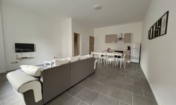 Ransart House | Charbex 4 Brussels-Charleroi-Airport