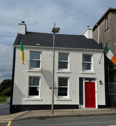Dungloe House | Charlie Óg's Bridge House