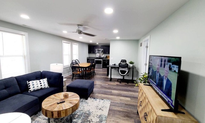 New Baltimore Apartment | `Charlie`s by the Bay` # 4