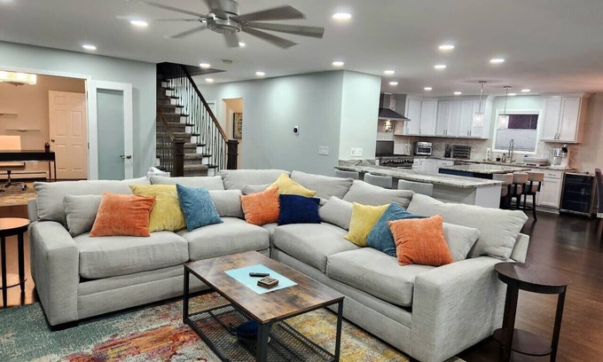 Pearl Beach House | "Charlie's on the North Channel" Beautiful Home