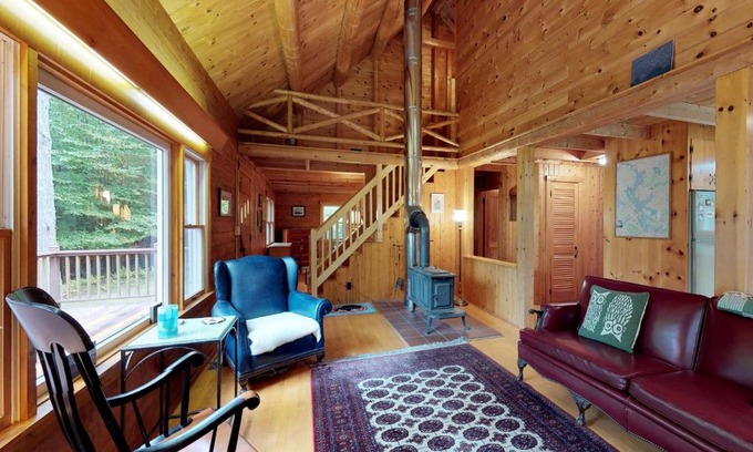 Beaver Cove House | Charloon Cabin
