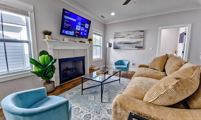 Charlotte House | Charlotte Oasis 4BR/2.5BA-Cozy and Charming Home Close To Uptown