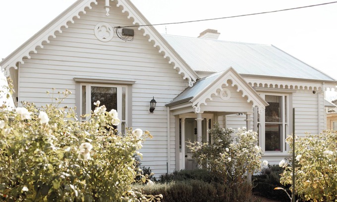 Echuca House | Charlotte's Cottage, Port of Echuca