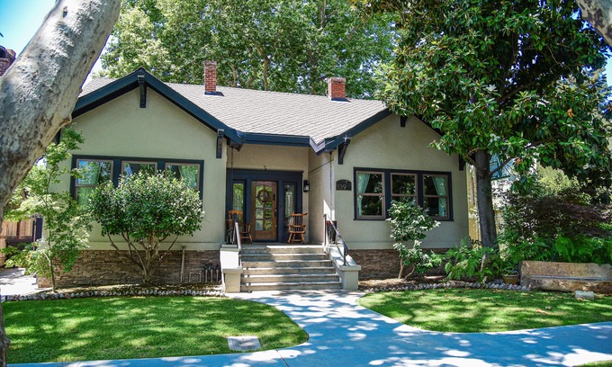 Lodi House | Charm and Comfort in Quiet Lodi Neighborhood