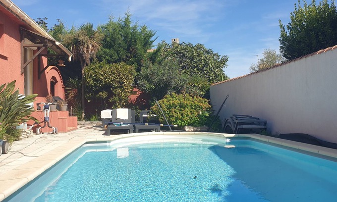 Villeneuve-les-Maguelone Apartment | Charmant Studio Tout Équipé, non Fumeur, av. Piscine Dans Quartier Résidentiel