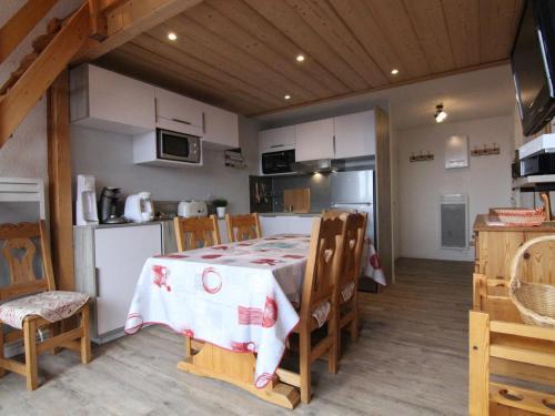 Eclose-Ouest Apartment | Charmant 4 pièces avec balcon, proche commerces et remontées, Alpe d'Huez, 6 pers, animaux acceptés - FR-1-405-133