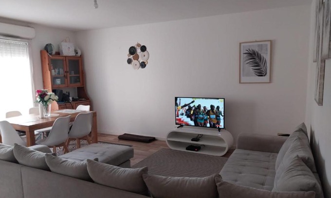 Lille-Moulins Apartment | Charmant appartement T2 parc JB Lebas