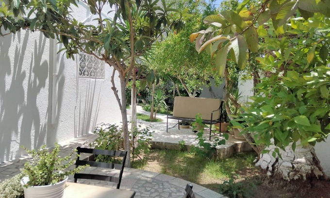 Hammamet House | Charmant Bungalow au Coeur D'hammamet. Ideal Pour une Couple