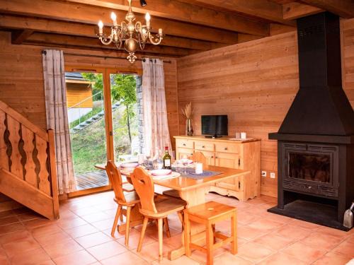Pra Loup Ski Chalet | Charmant Chalet 6 Pers. avec Terrasse et Parking - Résidence Les Chalets de Praroustan, Pra Loup 1500 - FR-1-504-364