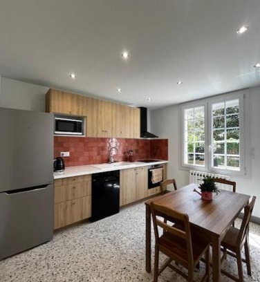 Entraigues-sur-la-Sorgue Apartment | Charmant appartement rénové, à 15 mn d'Avignon et de son festival