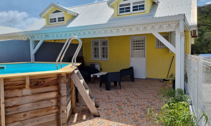 Sainte-Anne Villa | Charmant Haut de Villa Proche mer et Commerces