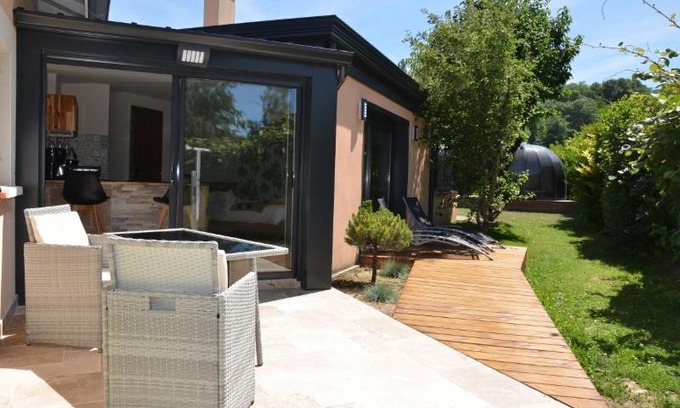 Heyrieux Apartment | Charmant logis neuf équipé/Piscine/SPA/Sauna/Gym