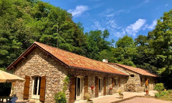 Nontron House | Charmant Petit Moulin Début XIV
