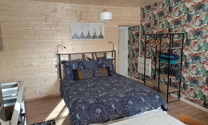 Chateauneuf-du-Faou Apartment | Charmant studio proche canal.