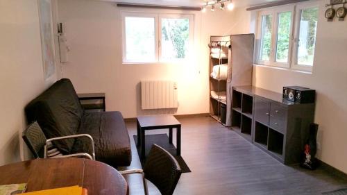 Saint-Ay Apartment | Charmant studio à Saint-Ay, 25 m², avec vue sur le jardin