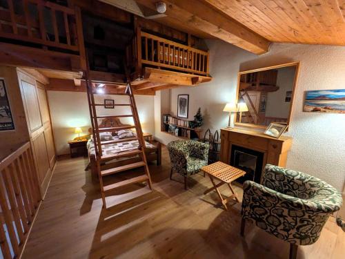 Areches Apartment | Charmant triplex 6 pers. à 50m des pistes à Arêches-Beaufort - FR-1-342-135