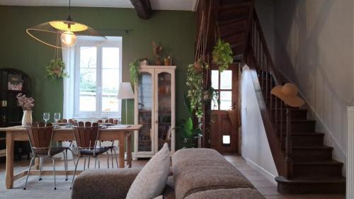 Villedieu-sur-Indre House | charmante maison de ville avec cour privee a 1km du golf