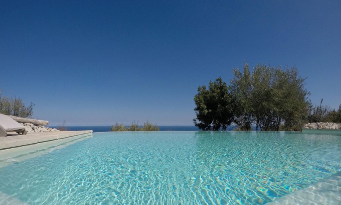 Gagliano del Capo House | Charme and Relax. Luxury Trullo Salento sea with private pool.