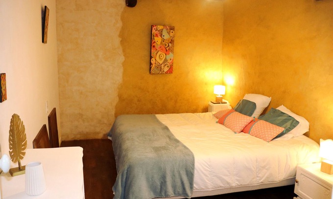 Saint-Meen-le-Grand Cottage | Charme et Nature - Room in a mud house in Brocéliande country