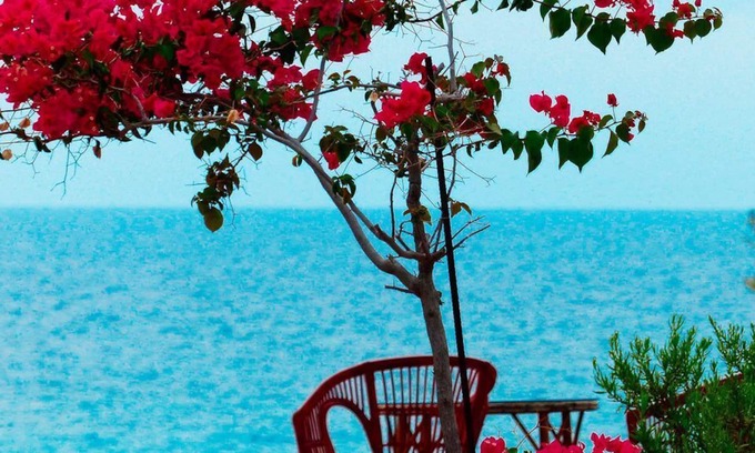 Villajoyosa Cottage | CHARMED COTTAGE IN A PRIVATE OASIS OVERLOOKING AN UNSPOILED COVE