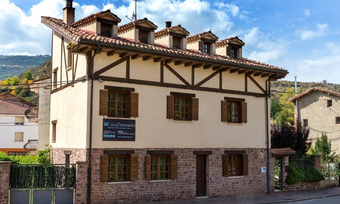 Fresneda de la Tiron House | Charming House in Fresneda de la Sierra Tirón with Garden.