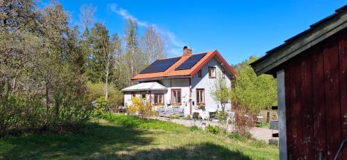 Stromstad O Apartment | Charmigt äldre hus, laddbox 22 kw, 5 bil-minuter till bad
