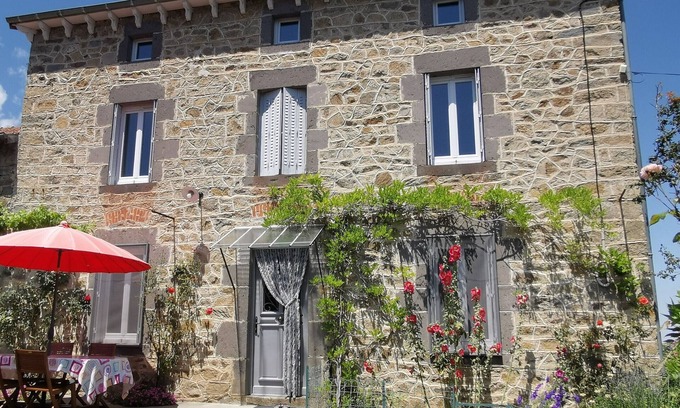 Saint-Just-pres-Brioude Cottage | Charming Stone House with Garden near Ski Resorts and Roman Architecture